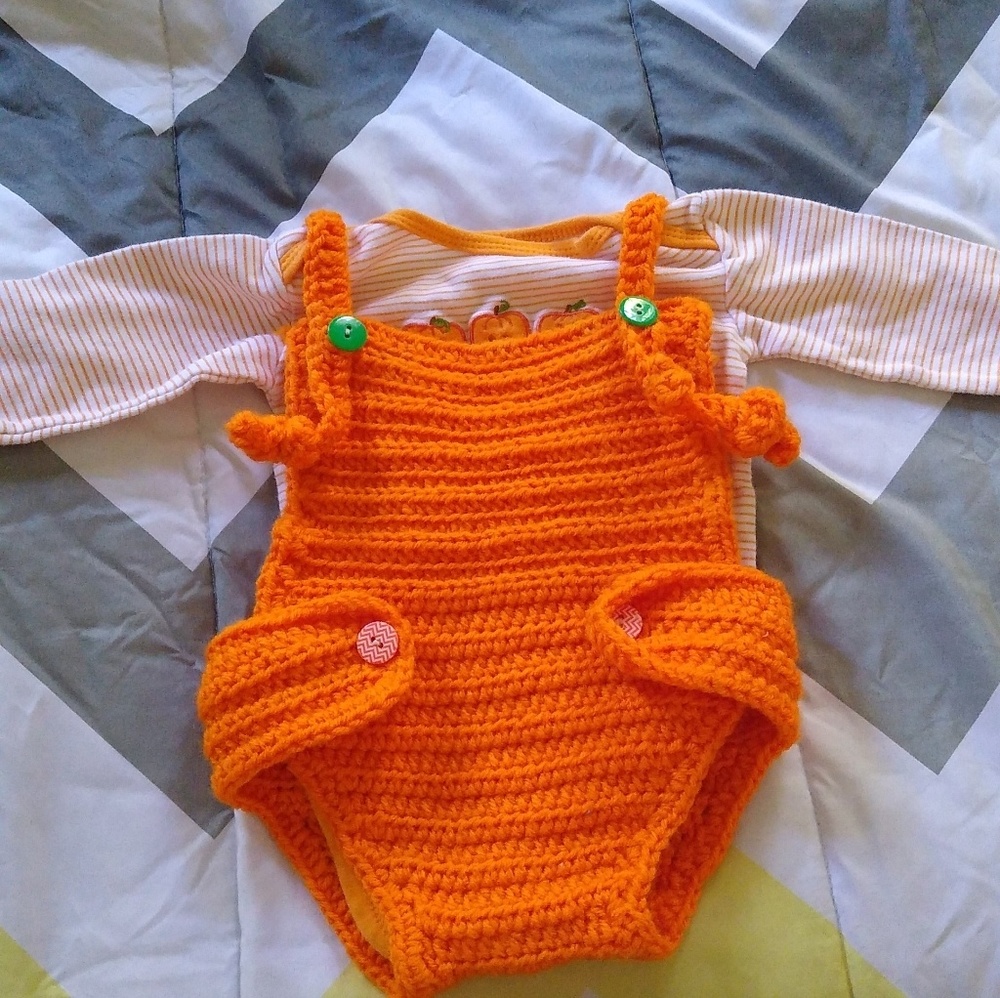 Crochet baby Halloween outfit orange